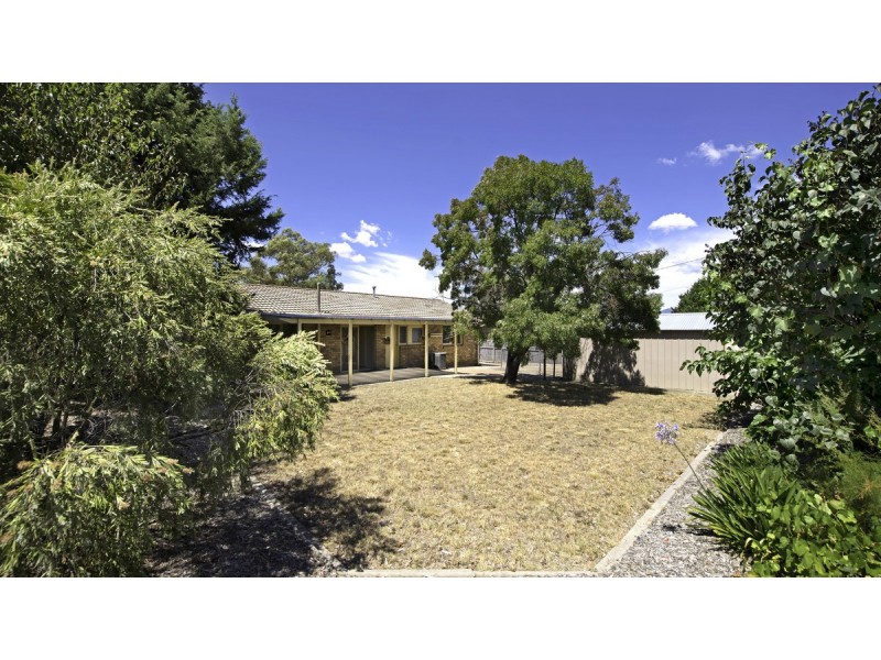 10 Degraves Crescent, Wanniassa ACT 2903