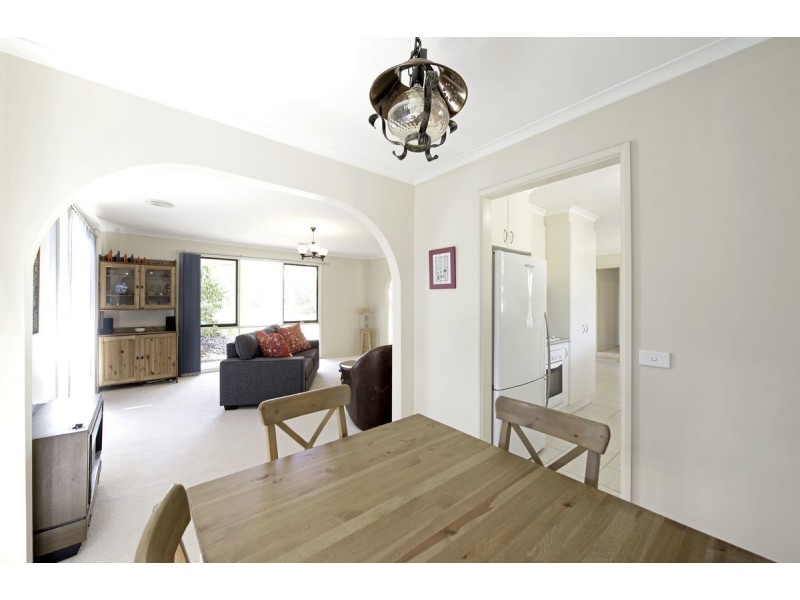 10 Degraves Crescent, Wanniassa ACT 2903