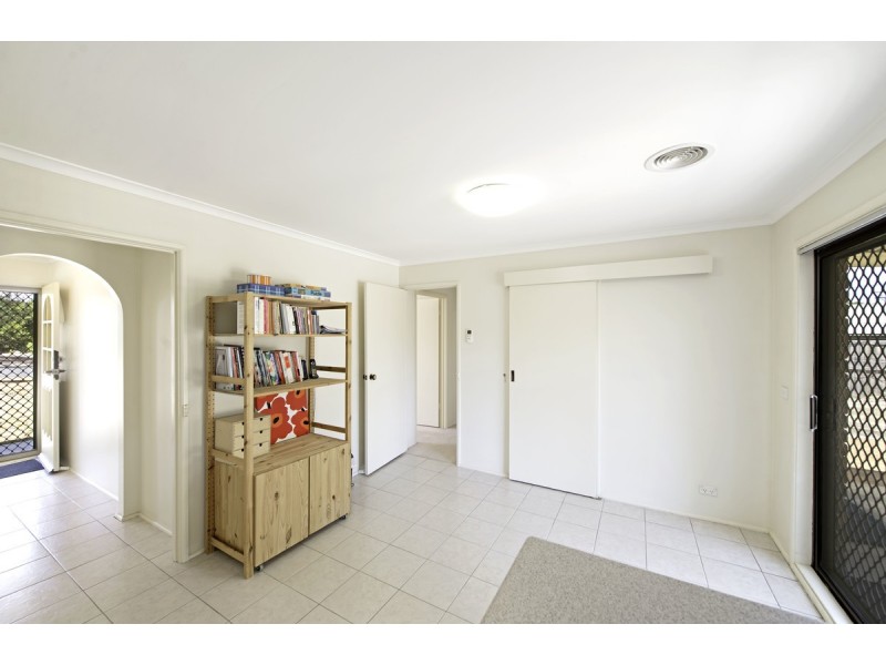 10 Degraves Crescent, Wanniassa ACT 2903