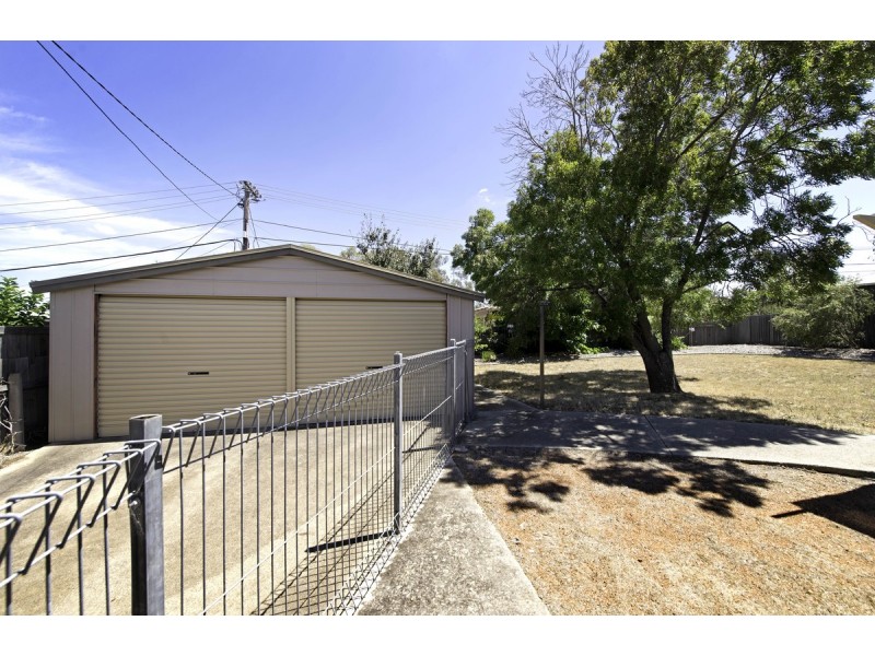 10 Degraves Crescent, Wanniassa ACT 2903