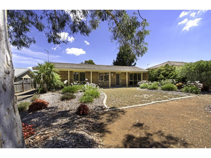 10 Degraves Crescent, Wanniassa ACT 2903