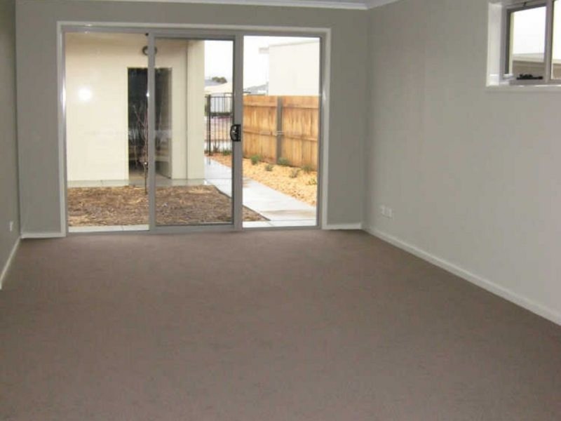52 Aspinall Street, Watson ACT 2602