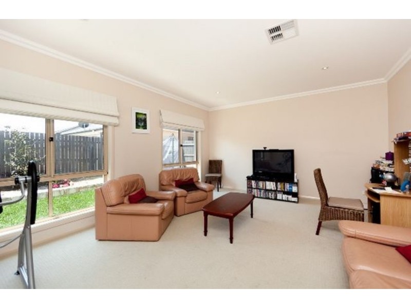 4 Daniels Street, Franklin ACT 2913