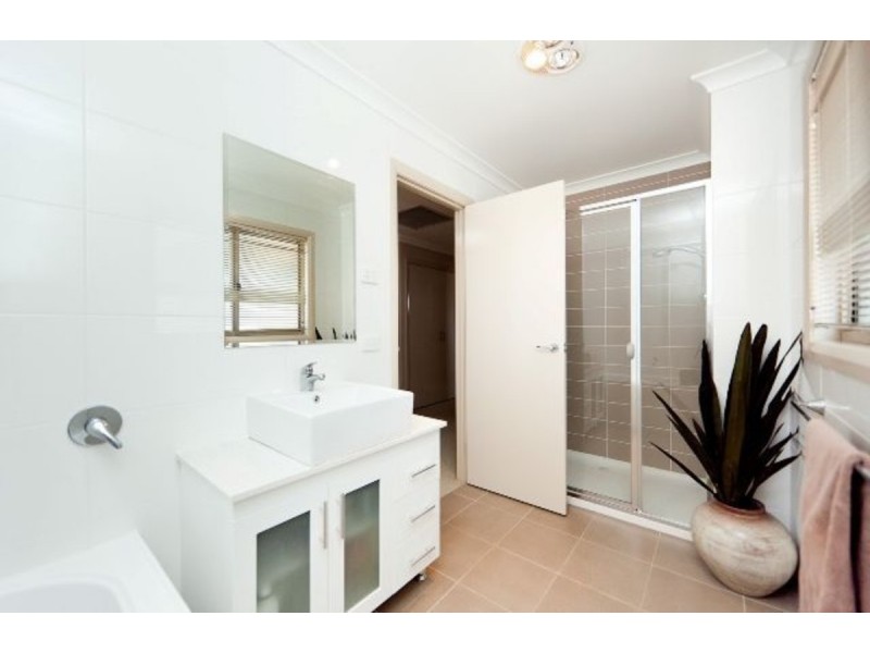 4 Daniels Street, Franklin ACT 2913