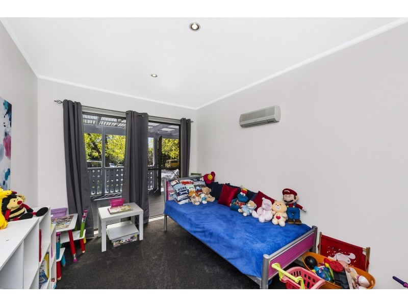 9 Sharland Place, Holder ACT 2611