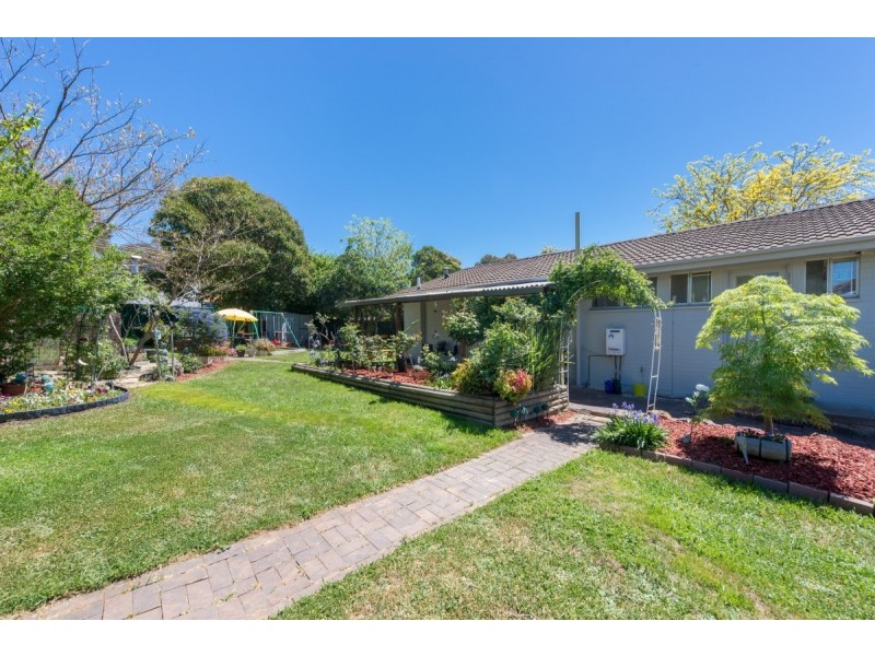 9 Sharland Place, Holder ACT 2611