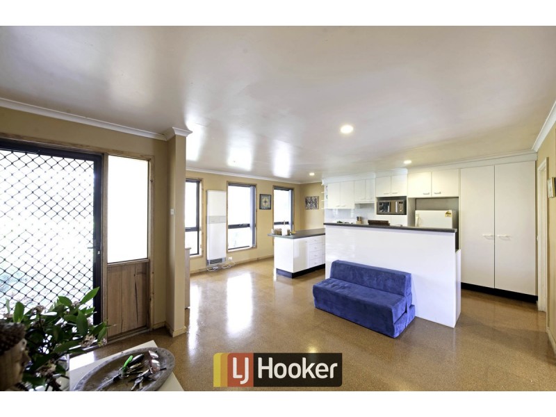 211 Phillip Avenue, Hackett ACT 2602