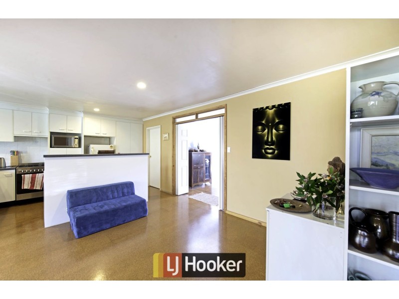 211 Phillip Avenue, Hackett ACT 2602