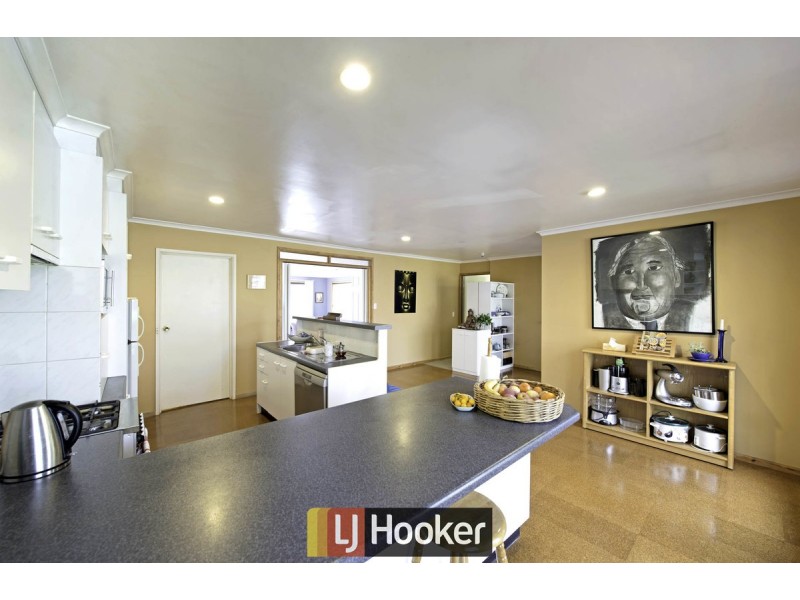 211 Phillip Avenue, Hackett ACT 2602