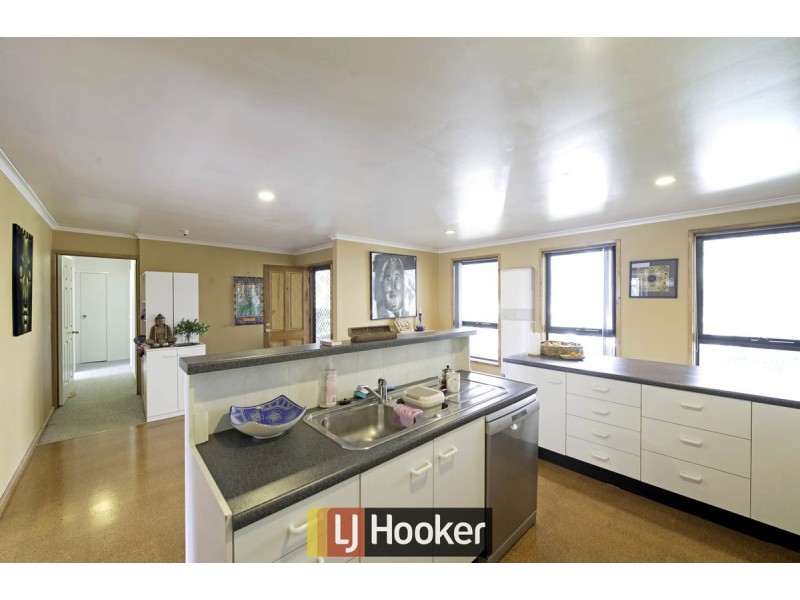 211 Phillip Avenue, Hackett ACT 2602