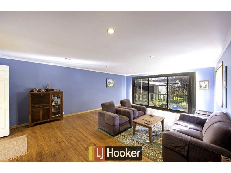 211 Phillip Avenue, Hackett ACT 2602