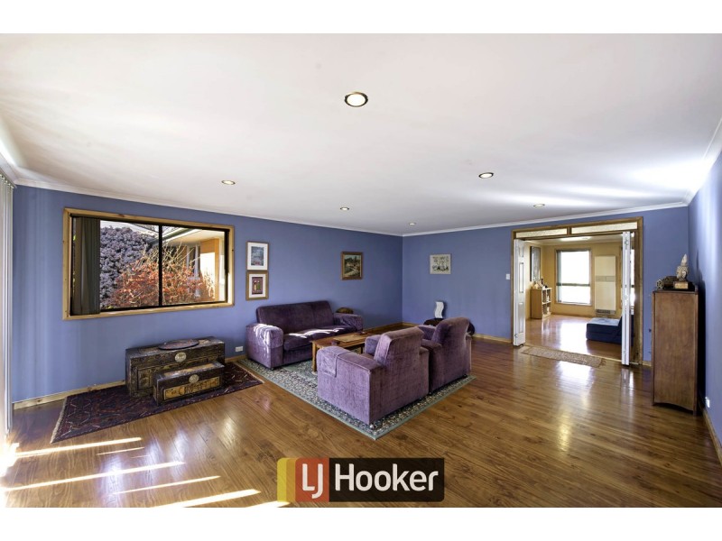 211 Phillip Avenue, Hackett ACT 2602