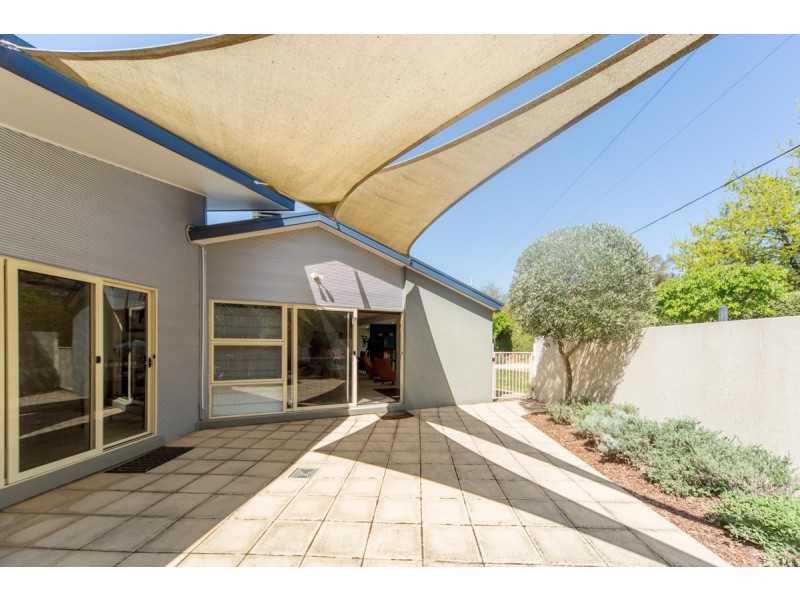 6 Earle Street, Lyneham ACT 2602