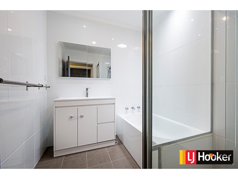 8 Richards Street, Hackett ACT 2602