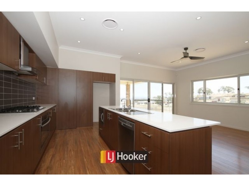 35 Lucy Beeton Street, Bonner ACT 2914