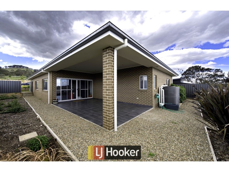 35 Lucy Beeton Street, Bonner ACT 2914