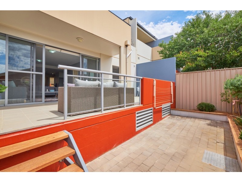 B11/17 Uriarra Road, Queanbeyan NSW 2620