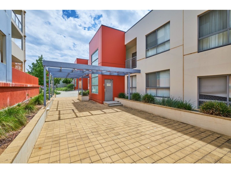 B11/17 Uriarra Road, Queanbeyan NSW 2620