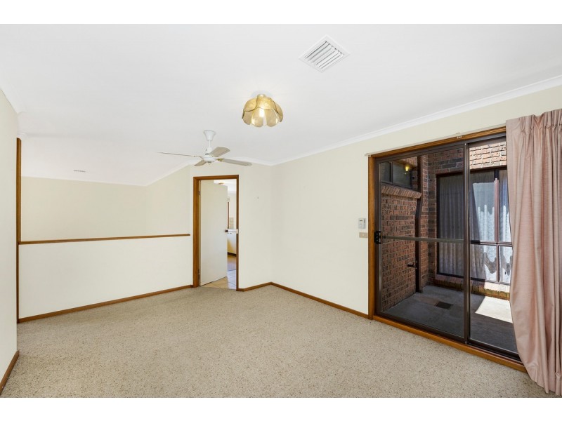 28 Fernyhough Crescent, Lyneham ACT 2602