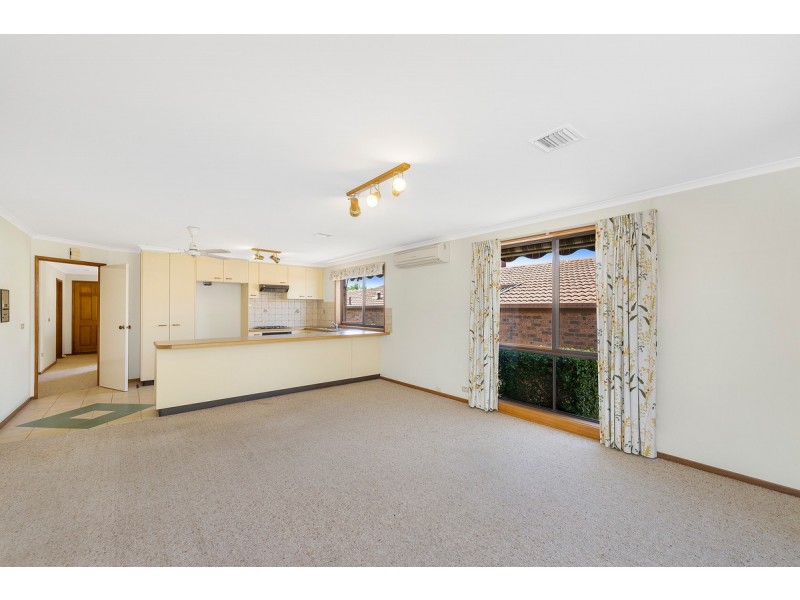 28 Fernyhough Crescent, Lyneham ACT 2602