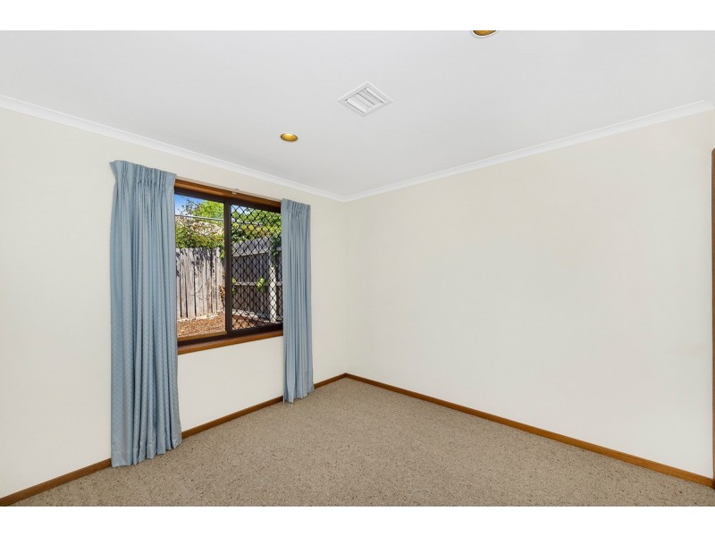 28 Fernyhough Crescent, Lyneham ACT 2602
