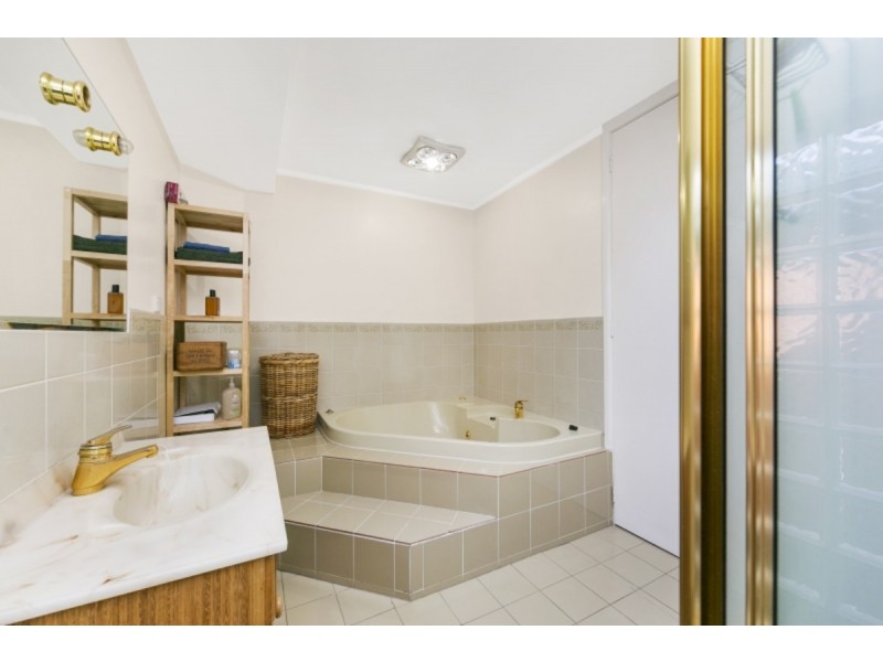 7 Harris Place, Hackett ACT 2602