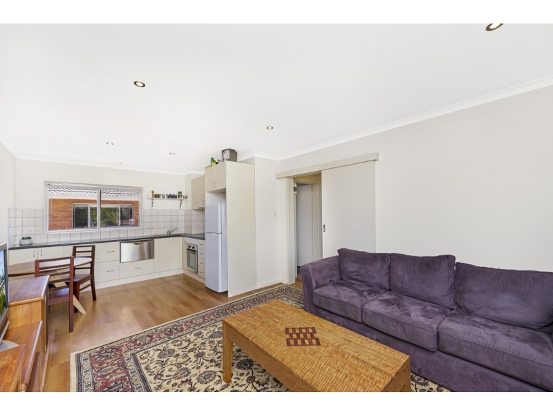 8/3 Carroll Street, Hughes ACT 2605