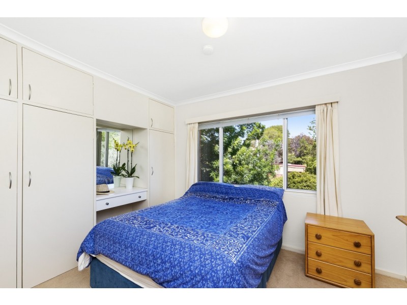 8/3 Carroll Street, Hughes ACT 2605