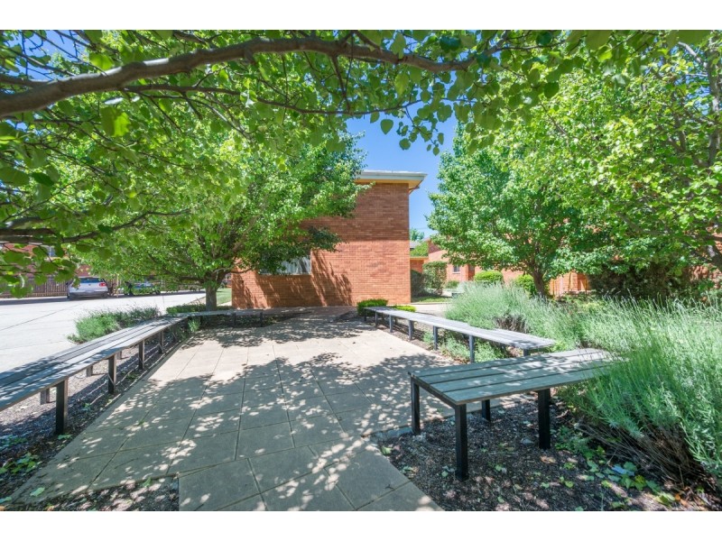 8/3 Carroll Street, Hughes ACT 2605