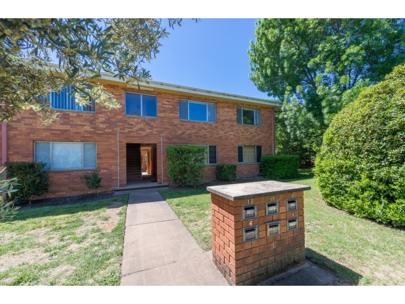 8/3 Carroll Street, Hughes ACT 2605