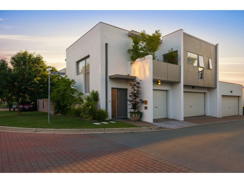 6 Mary Kitson Street, Watson ACT 2602