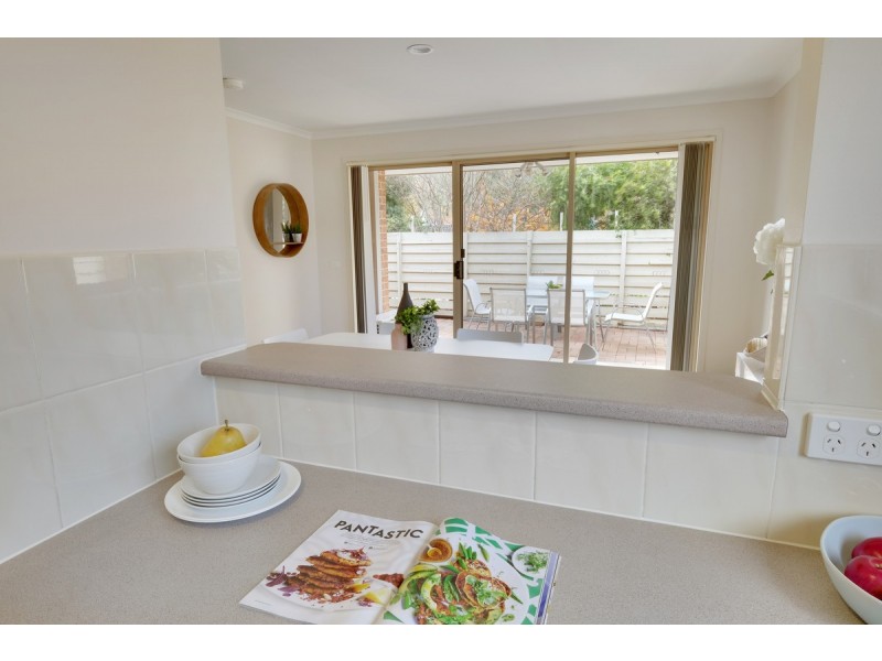 10/70-76 Madigan Street, Hackett ACT 2602