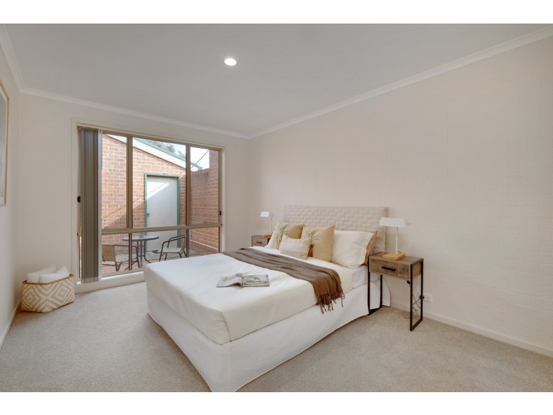 10/70-76 Madigan Street, Hackett ACT 2602