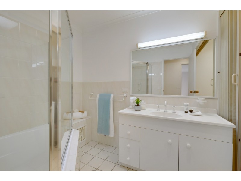 10/70-76 Madigan Street, Hackett ACT 2602