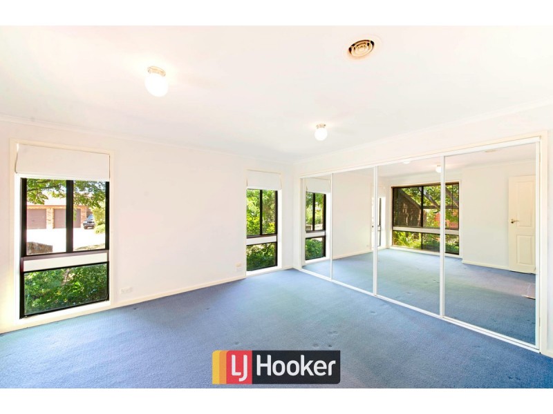 4 Buzacott Place, Mckellar ACT 2617