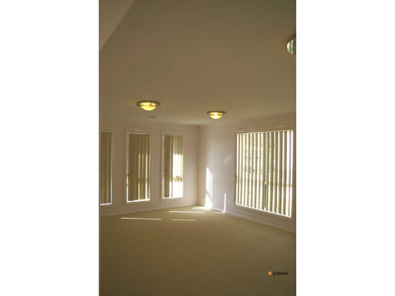 28 Allnutt Crescent, Forde ACT 2914