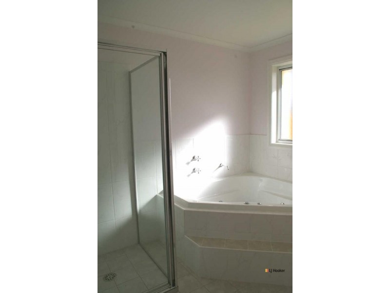 28 Allnutt Crescent, Forde ACT 2914