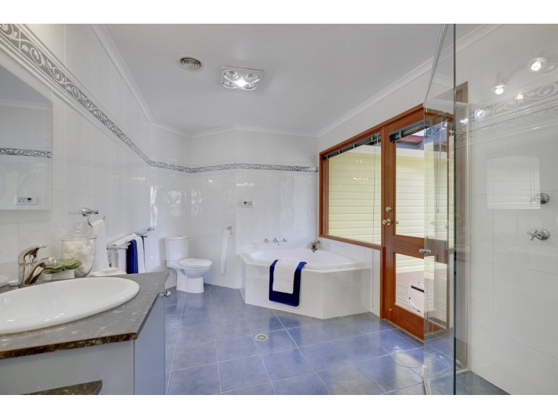 8 Colton Place, Downer ACT 2602