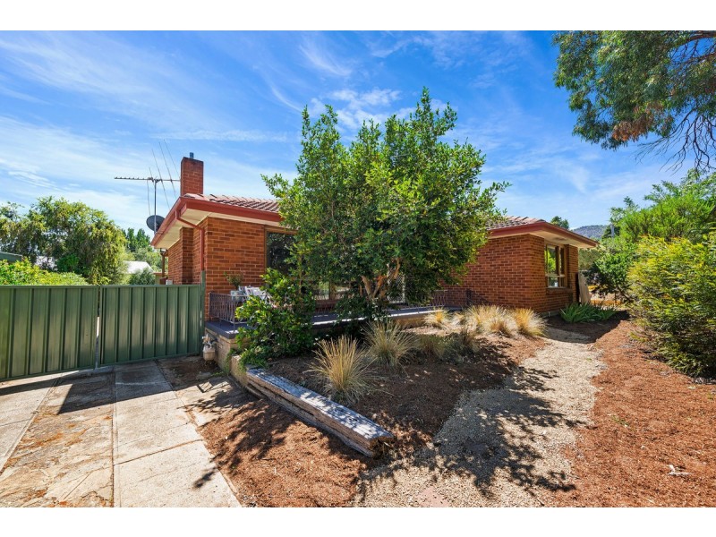 6 Skeats Street, Hackett ACT 2602