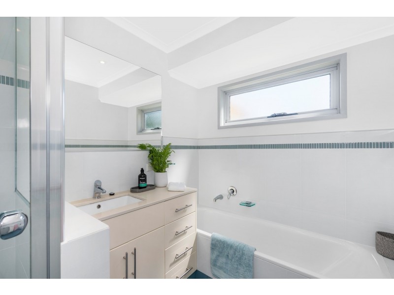 6 Skeats Street, Hackett ACT 2602