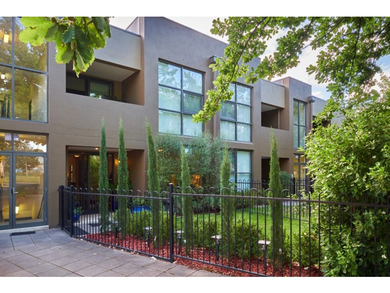 2/135 Limestone Avenue, Braddon ACT 2612