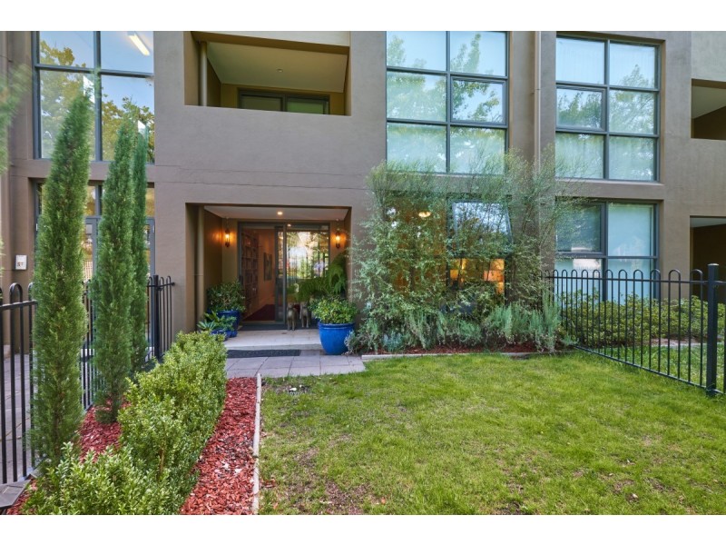 2/135 Limestone Avenue, Braddon ACT 2612