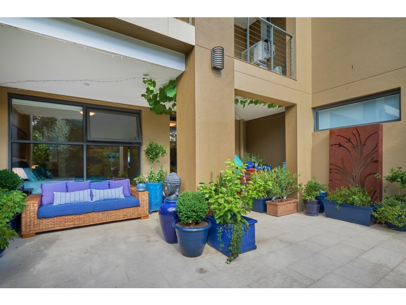 2/135 Limestone Avenue, Braddon ACT 2612