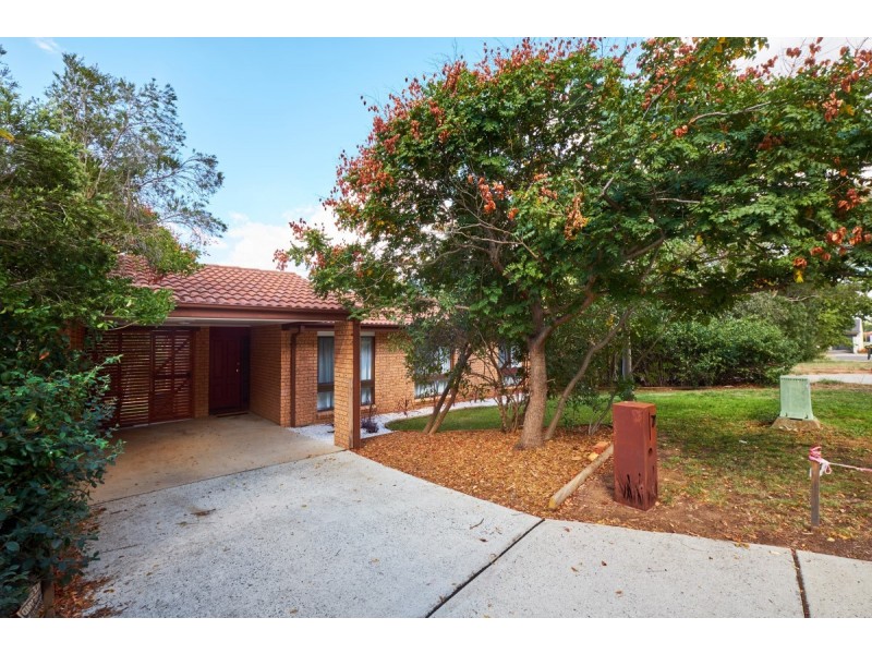 7 Piguenit Close, Lyneham ACT 2602