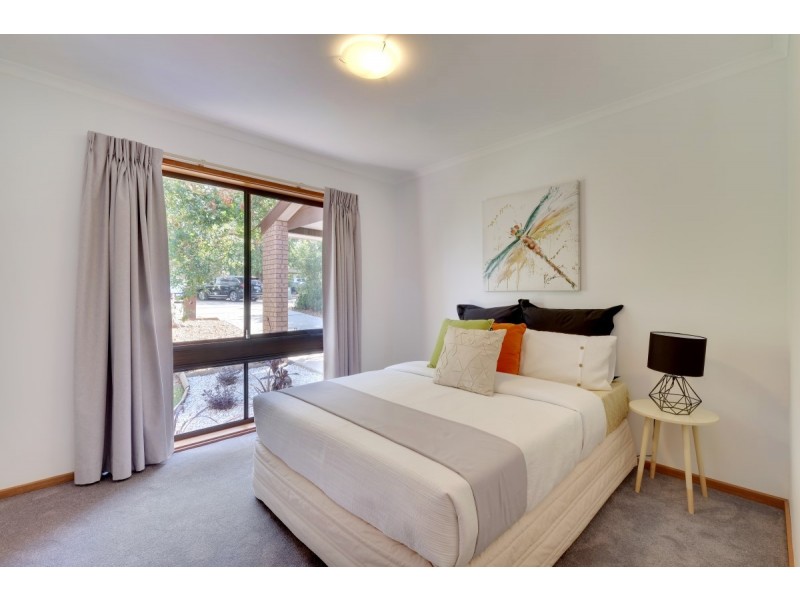 7 Piguenit Close, Lyneham ACT 2602