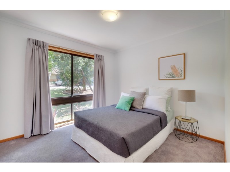 7 Piguenit Close, Lyneham ACT 2602