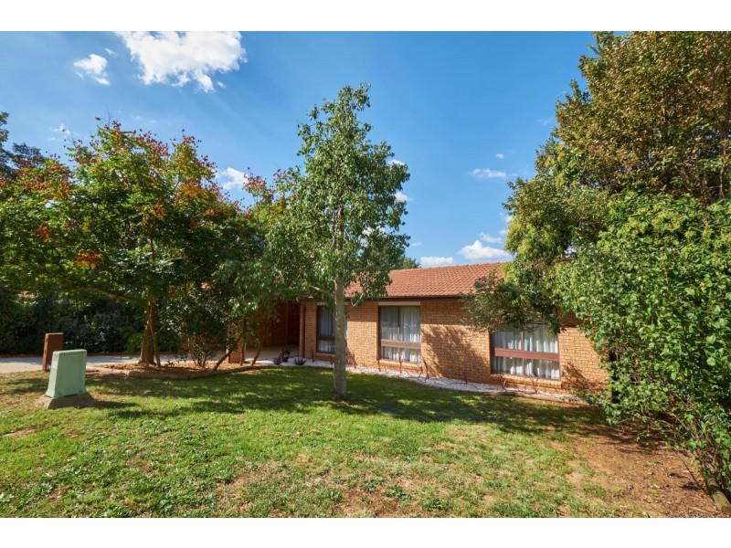 7 Piguenit Close, Lyneham ACT 2602