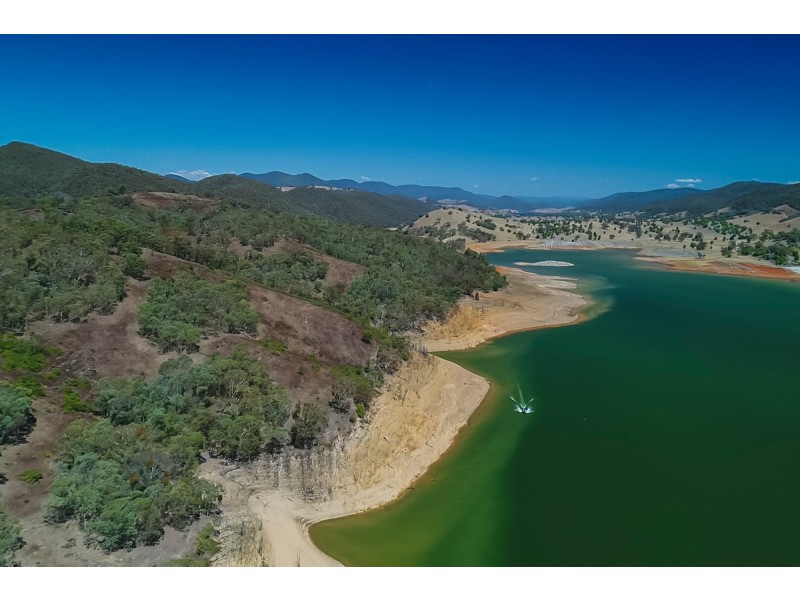 Wade Island, Wee Jasper NSW 2582