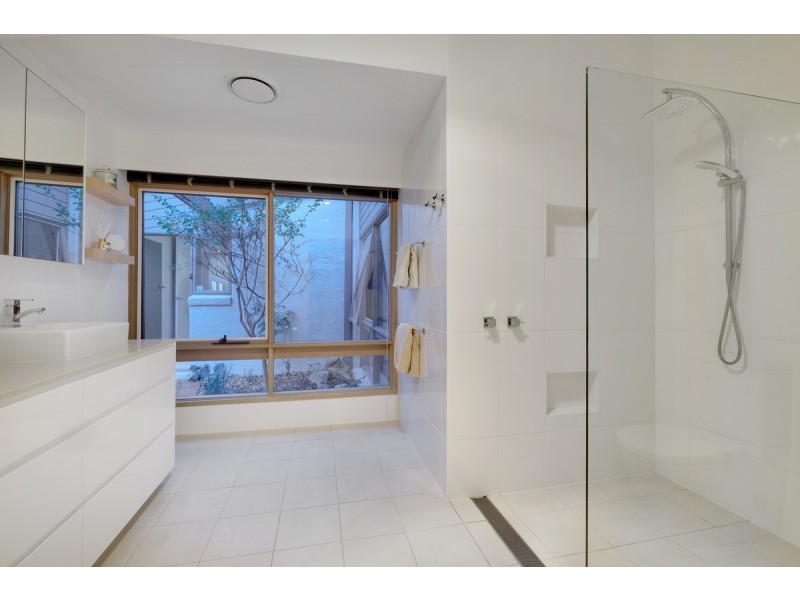 4 Rehfisch Close, Lyneham ACT 2602