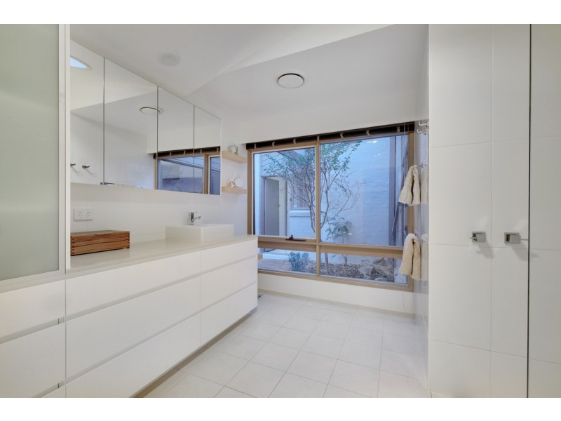 4 Rehfisch Close, Lyneham ACT 2602